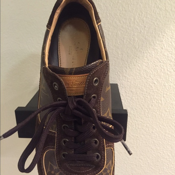 Louis Vuitton flats. Hardly worn great condition. - Picture 4 of 4