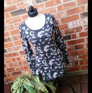 ❌️SOLD Gray Silver Leopard Tunic Top Sweater