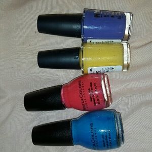 4 Fingernail polishes