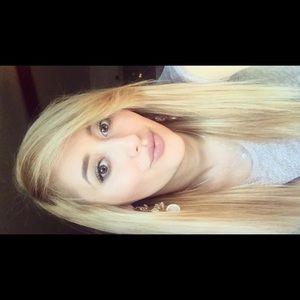 Meet your Posher, Yanet