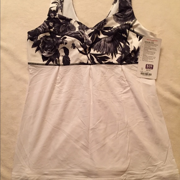lululemon athletica Tops - Lululemon Tame Me Tank NWT Size 12