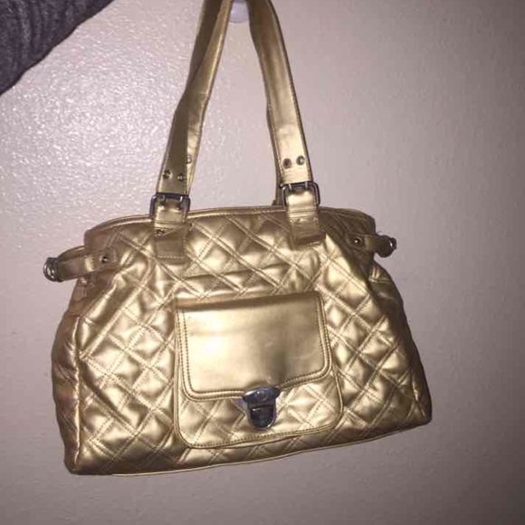 Gold Quilted Purse. - Picture 1 of 2