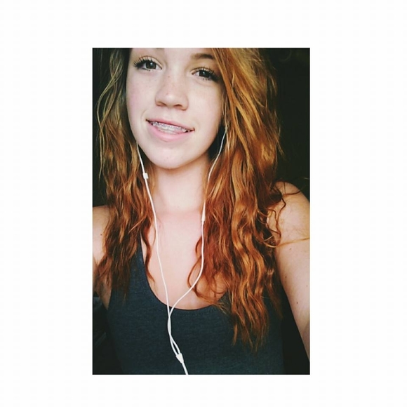 Meet your Posher, Sierra - Picture 1 of 1