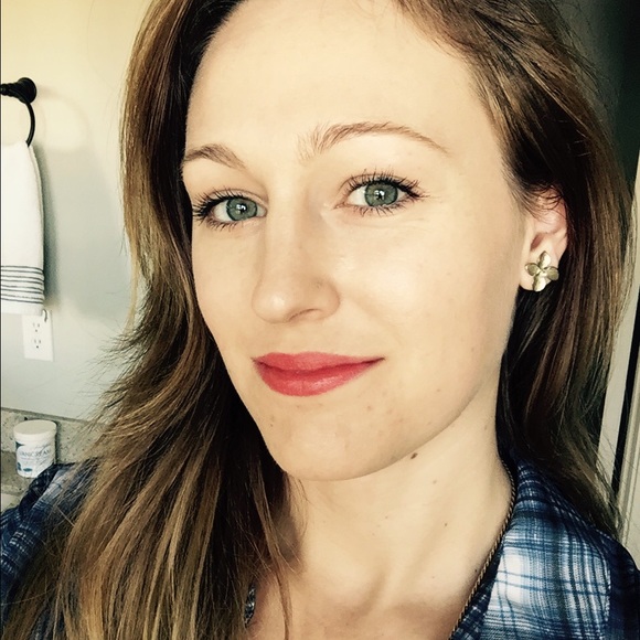 Meet Your Posher! - Picture 2 of 4