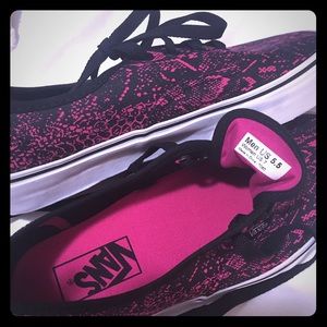 Never worn Women's snake print hot pink Vans
