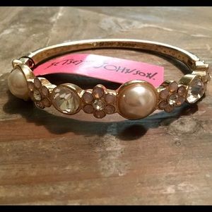 NWT - Betsey Johnson Pearl & Rhinestone Bracelet
