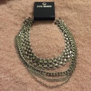 Steve Madden necklace !