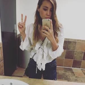 Meet your Posher, Azlinn