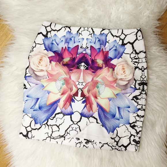 Geoprint Mini Skirt ShopTobi