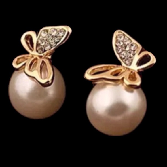 Butterfly Pearl Earrings - Picture 2 of 8