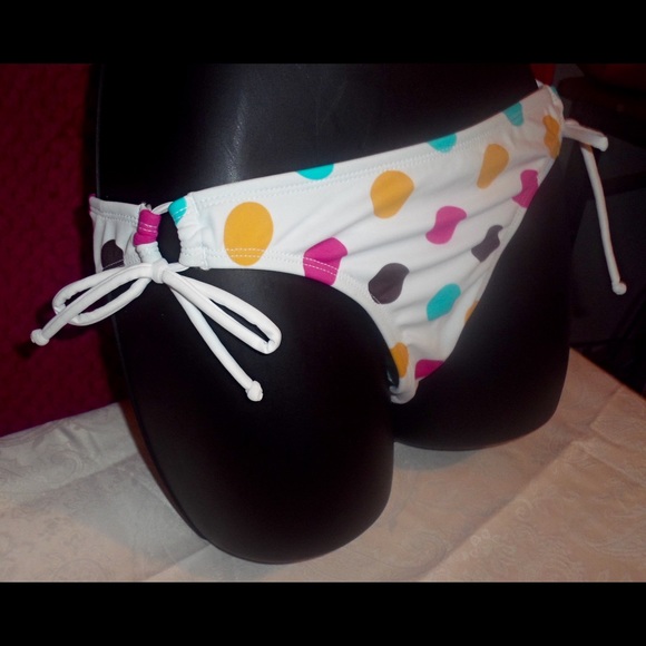 Bikini Bottom - Picture 2 of 4