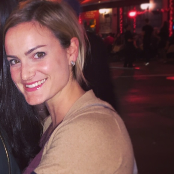 Meet your Posher, Lesley - Picture 1 of 1