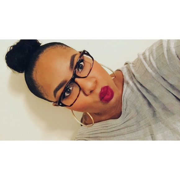 Meet your Posher, Cedes