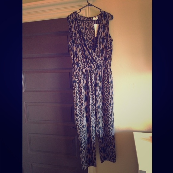 NWT-Black Aztec Jumpsuit-size XL