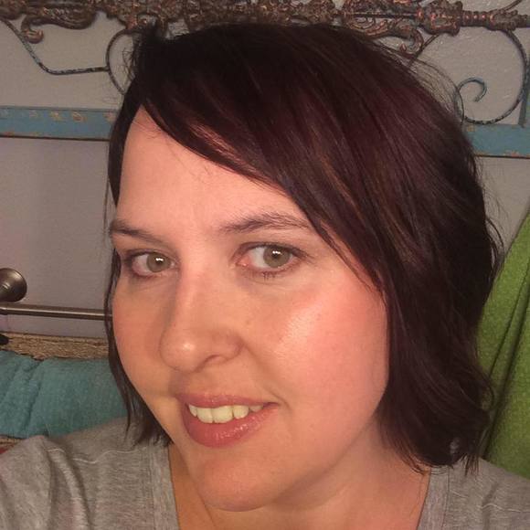 Meet your Posher, Heidi - Picture 1 of 1