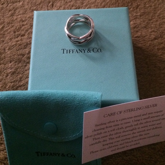 ❌❌❌SOLD❌❌❌Tiffany & Co. Silver ring size 7