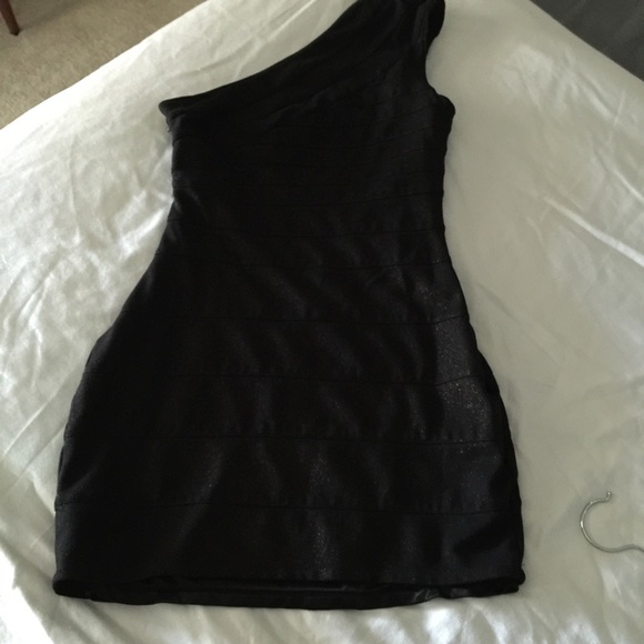 Express one shoulder lbd