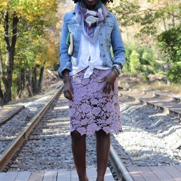 Forever 21 lace skirt