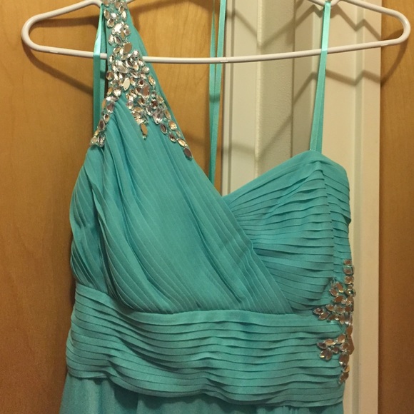 Prom dress - Picture 3 of 4