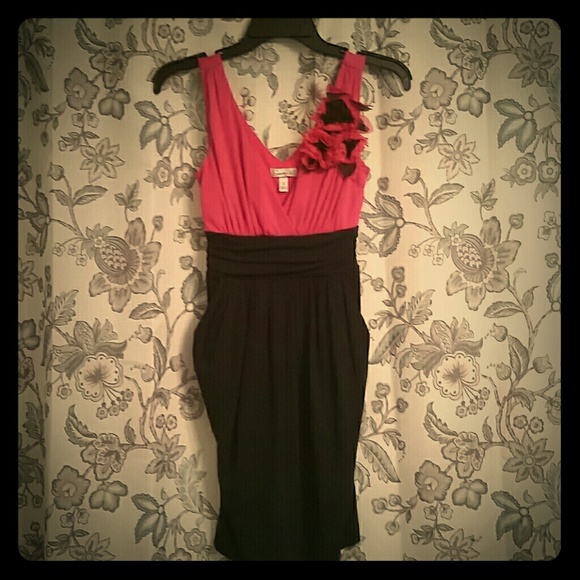 Pink and black mini dress with pockets!