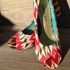 Madden Girl Ikat patterned peep toe pumps!