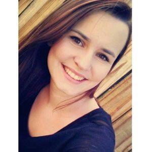 Meet your Posher, Phoebe