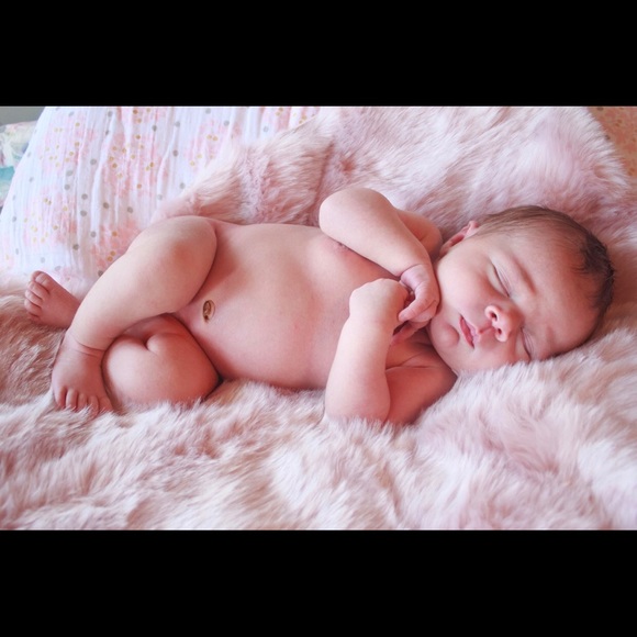 Meet your Posher, LeAnn-Focus On Life Apparel - Picture 7 of 8