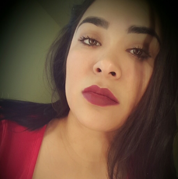 Meet your Posher, Victoria