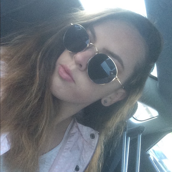 Meet your Posher, Daviana