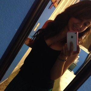 Meet your Posher, Alejandra