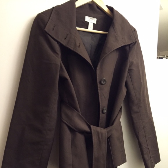 Short trench perfect for spring