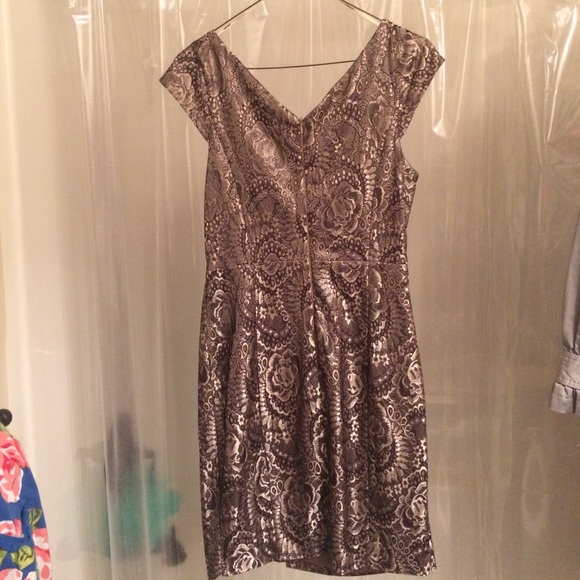 Gold and black dress, brand new, never worn - Picture 4 of 4
