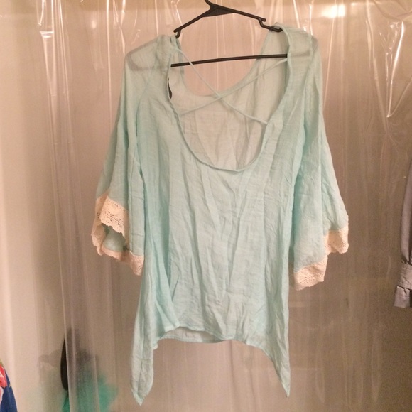 Light blue gorgeous shirt - Picture 3 of 4