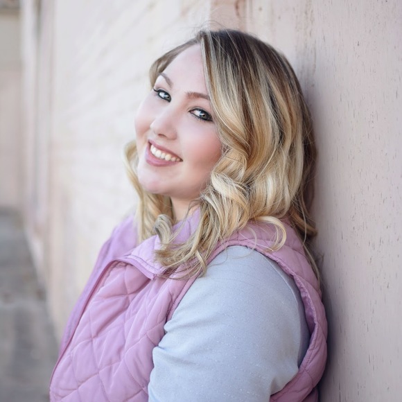 Meet your Posher, Heather - Picture 1 of 1