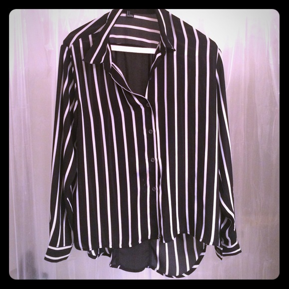 Black and white hi-low shirt - Picture 1 of 4