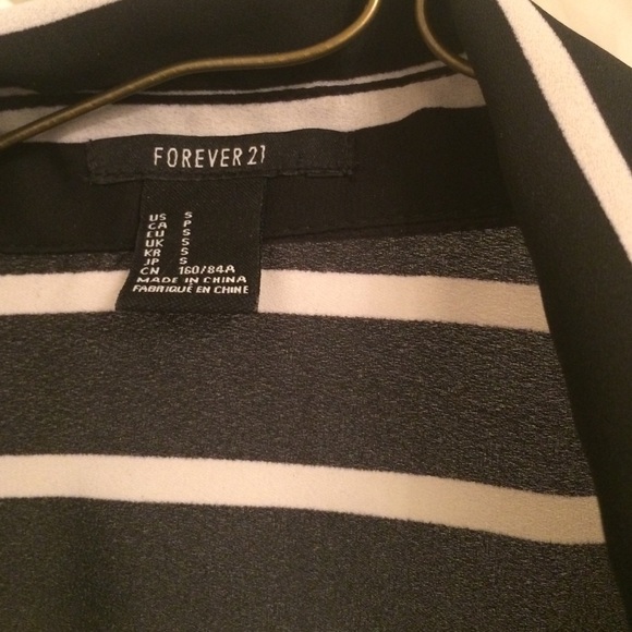 Black and white hi-low shirt - Picture 2 of 4