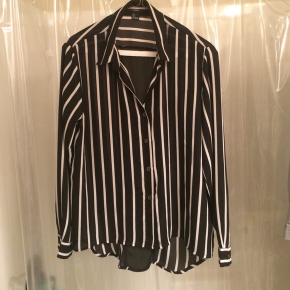 Black and white hi-low shirt - Picture 4 of 4