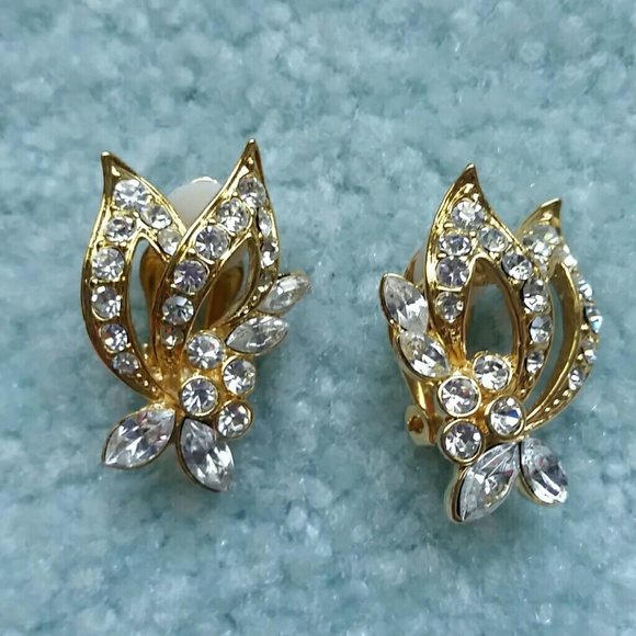 Clip earrings