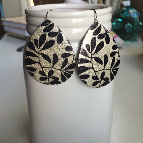 Sparkle tear earings