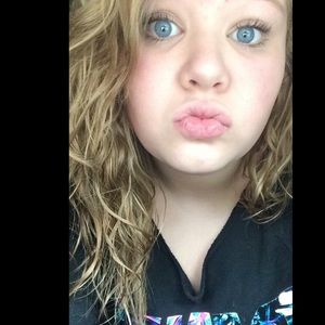 Meet your Posher, Adriane