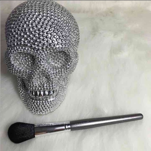 Visanti blush brush