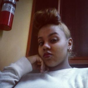 Meet your Posher, Myra