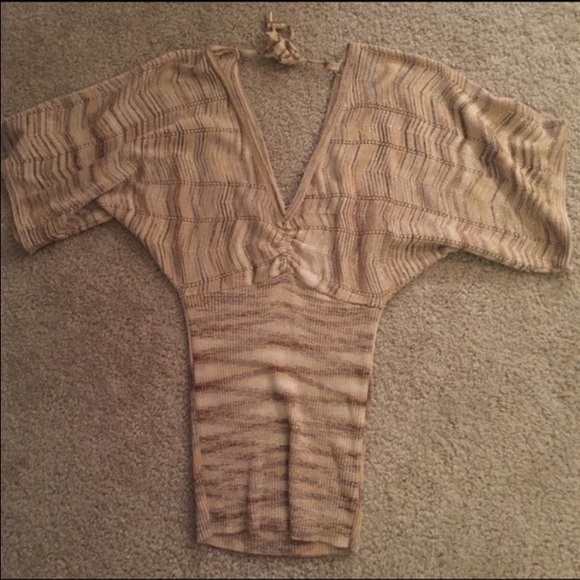 Gold short sleeve top - Picture 3 of 3