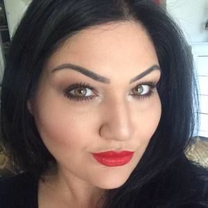 Meet your Posher, Melina