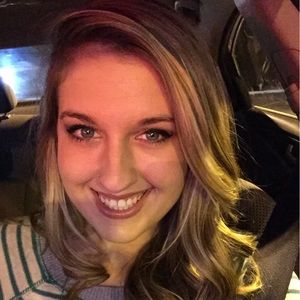 Meet your Posher, Sydni