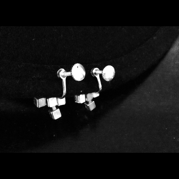 Vintage wedding earrings, screw back 1940's style - Picture 3 of 4