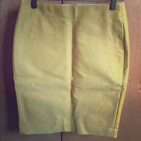 🌞🌻YELLOW JCREW SKIRT FOR SALE🌻🌞