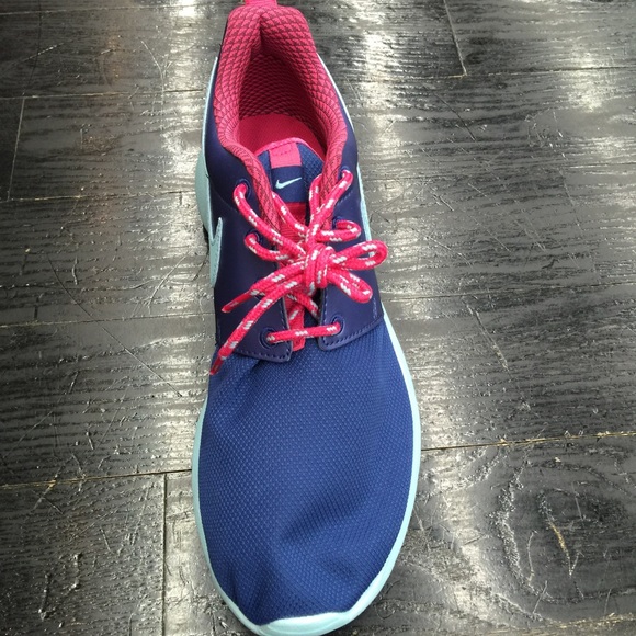 Nike Roshe one boys 6,6.5.7