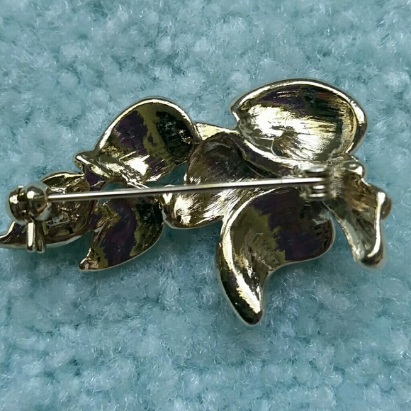 Pin - Picture 3 of 3