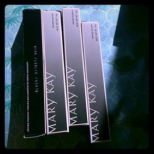 Brand New Mary Kay Ultimate Mascara Bundle